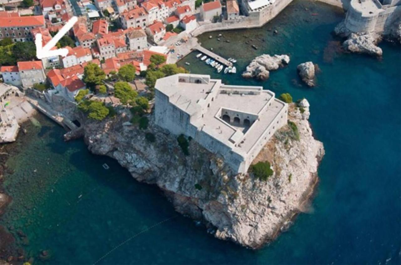 Mediteran With Garden Next To Beach And Old Town Dubrovnik Eksteriør billede
